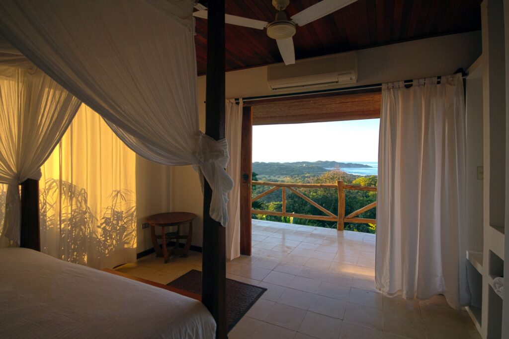 Stay vista room 1 king bed (3)