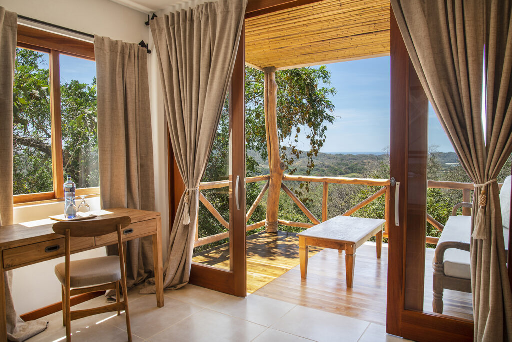 Home vista single king suite (5)